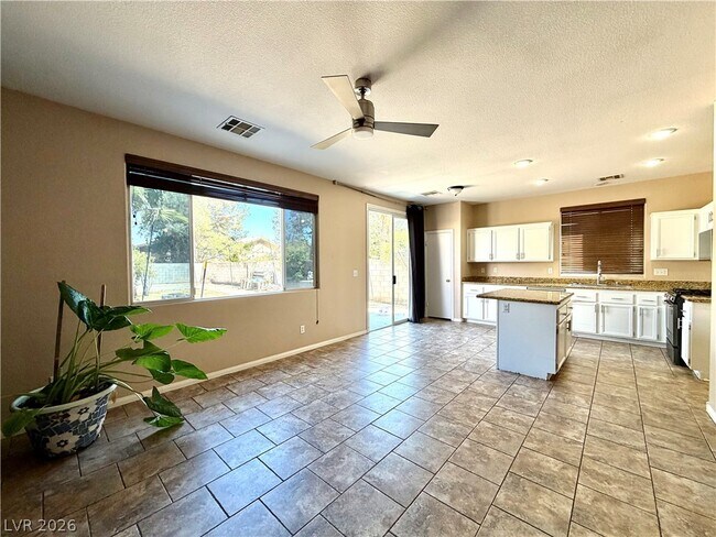 Foto del edificio - 3936 Gold Point St