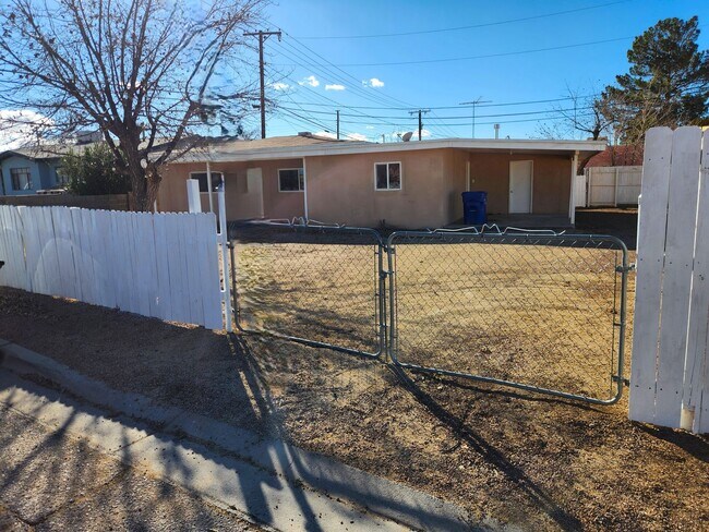 Foto del edificio - 1417 Fifth St.