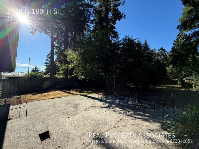 Foto del edificio - 2348 N 180th St