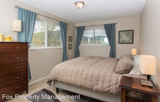 Building Photo - 2 br, 1.5 bath House - 4145 Monroe Drive U...