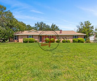 Building Photo - 103 Spring Lake Dr