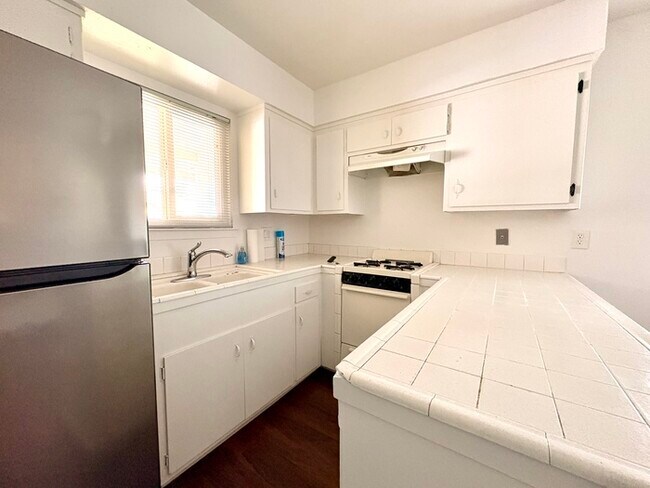 Foto del edificio - Charming 2 Bed / 1 Bath Duplex in Carmichael