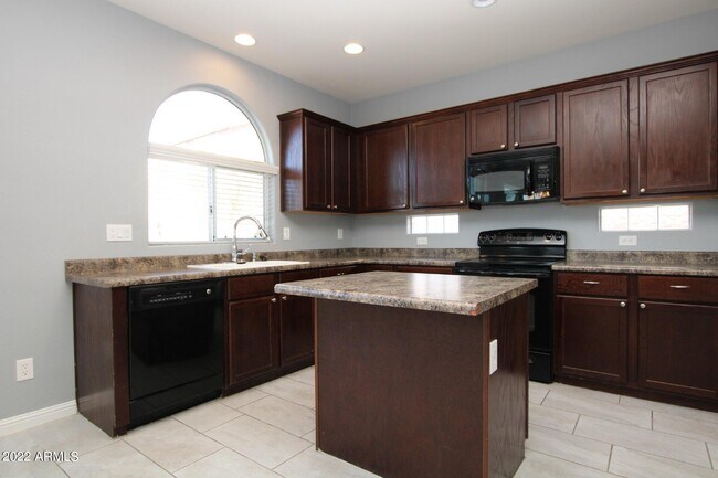 Foto del edificio - 4842 West Donner Dr