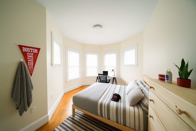 Building Photo - 48 Ashford St