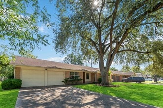 Building Photo - 12119 Dunlap St