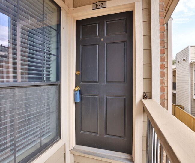 Foto del edificio - 2001 Bering Dr