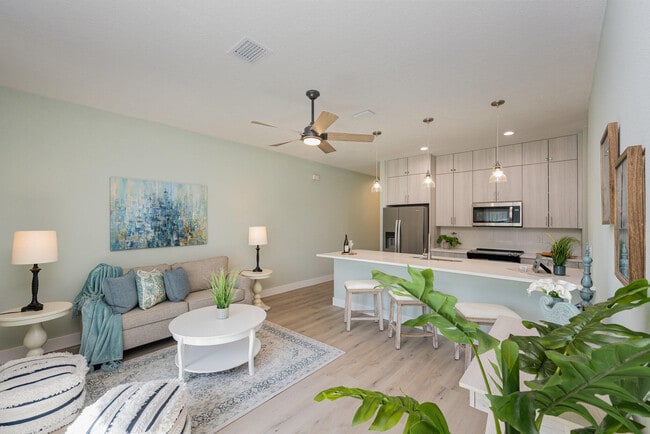Building Photo - 900 Paddleboard Ct