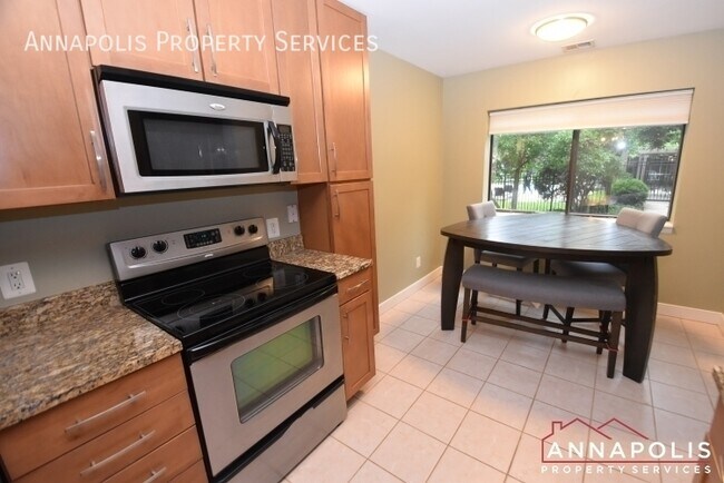 Foto del edificio - 302 Hilltop Ln