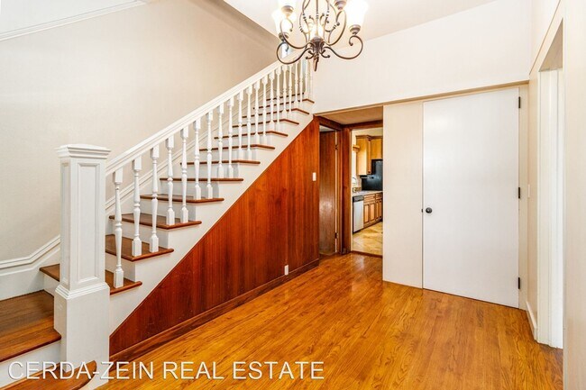 Building Photo - 3 br, 2.5 bath House - 2159 CLINTON AVE