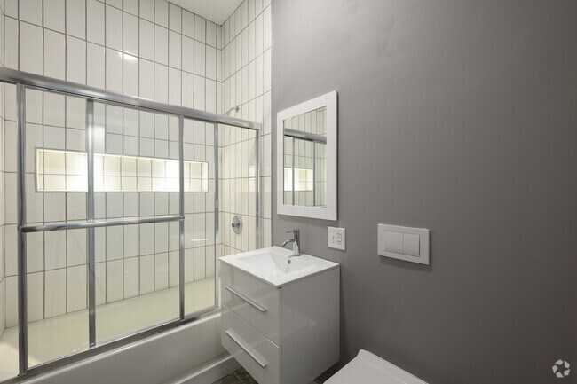 2BR, 1BA - Baño - Becker Building