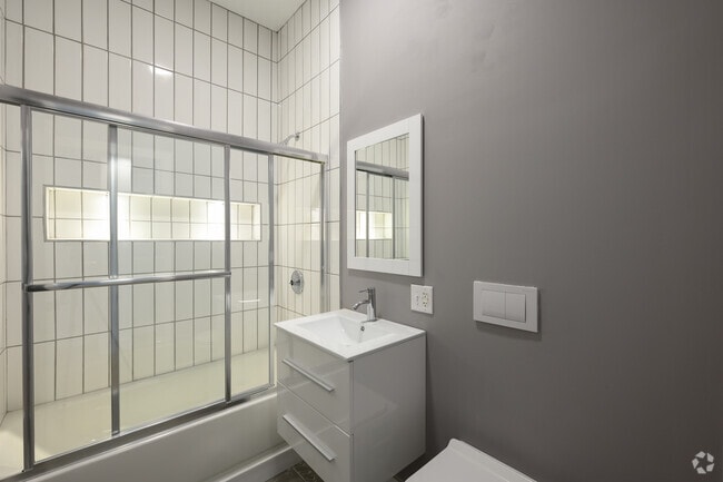 2BR, 1BA - Bath - Becker Building