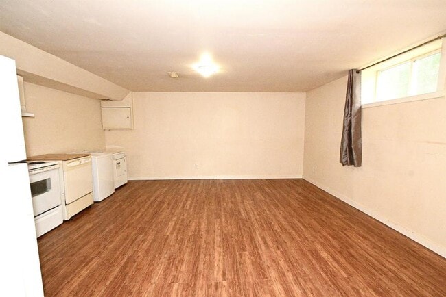 Building Photo - 2 bedroom in Prince George BC V2L 2A5