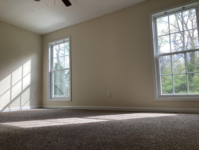 Foto del edificio - 657 Moss Creek Ave