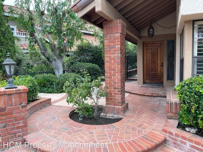 Building Photo - 4 br, 3 bath House - 17 Rincon
