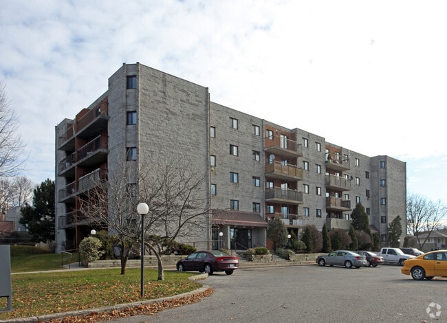 Building Photo - 95 Quebec Street