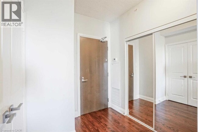 Building Photo - 7161 Yonge St