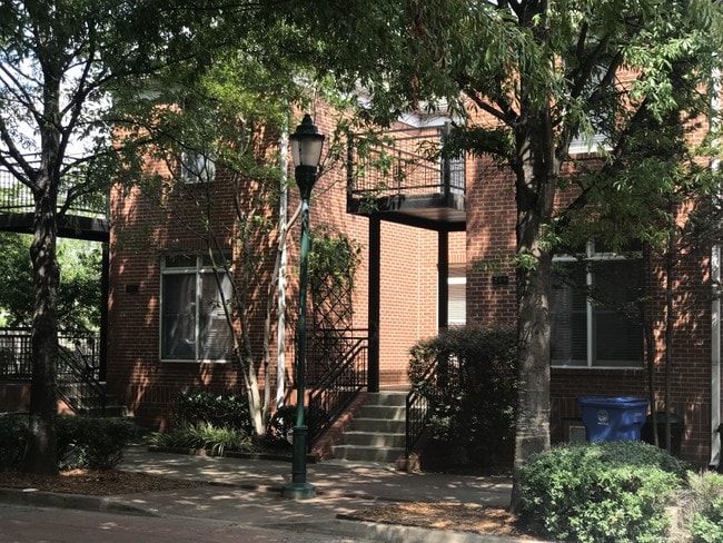 Building Photo - 209 W 17th St