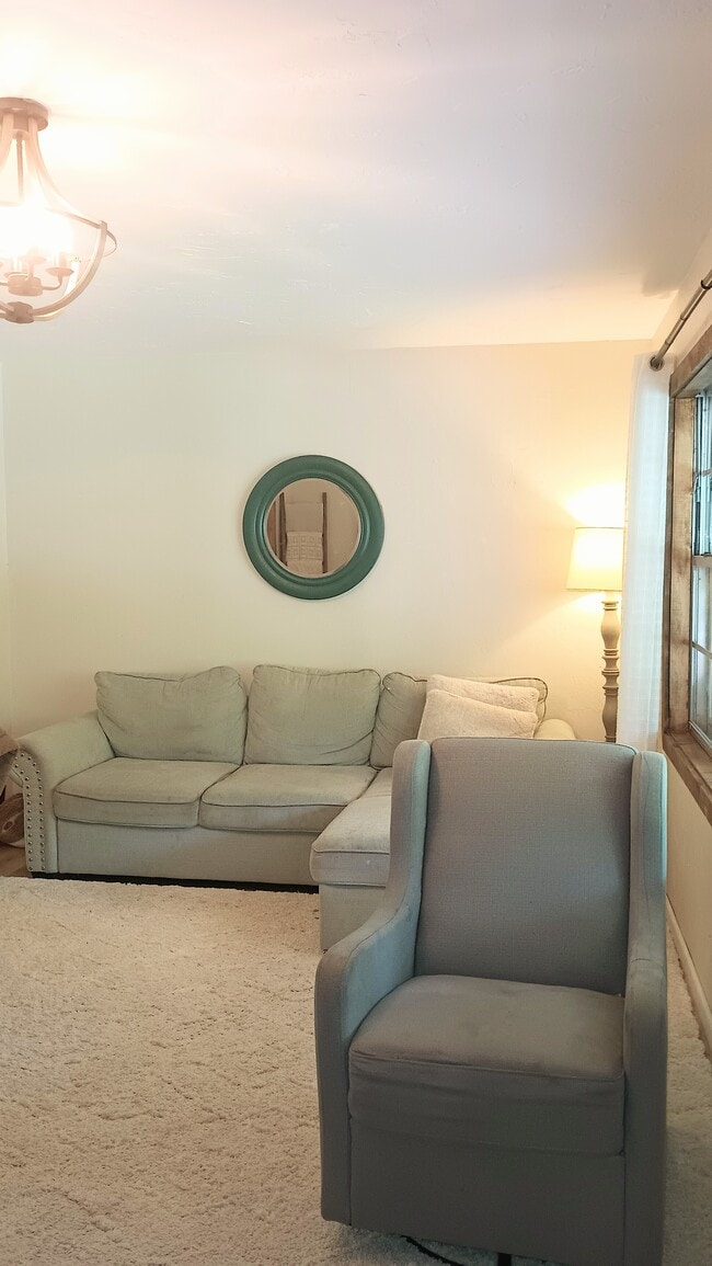 Foto del edificio - 615 Tank Hill Rd