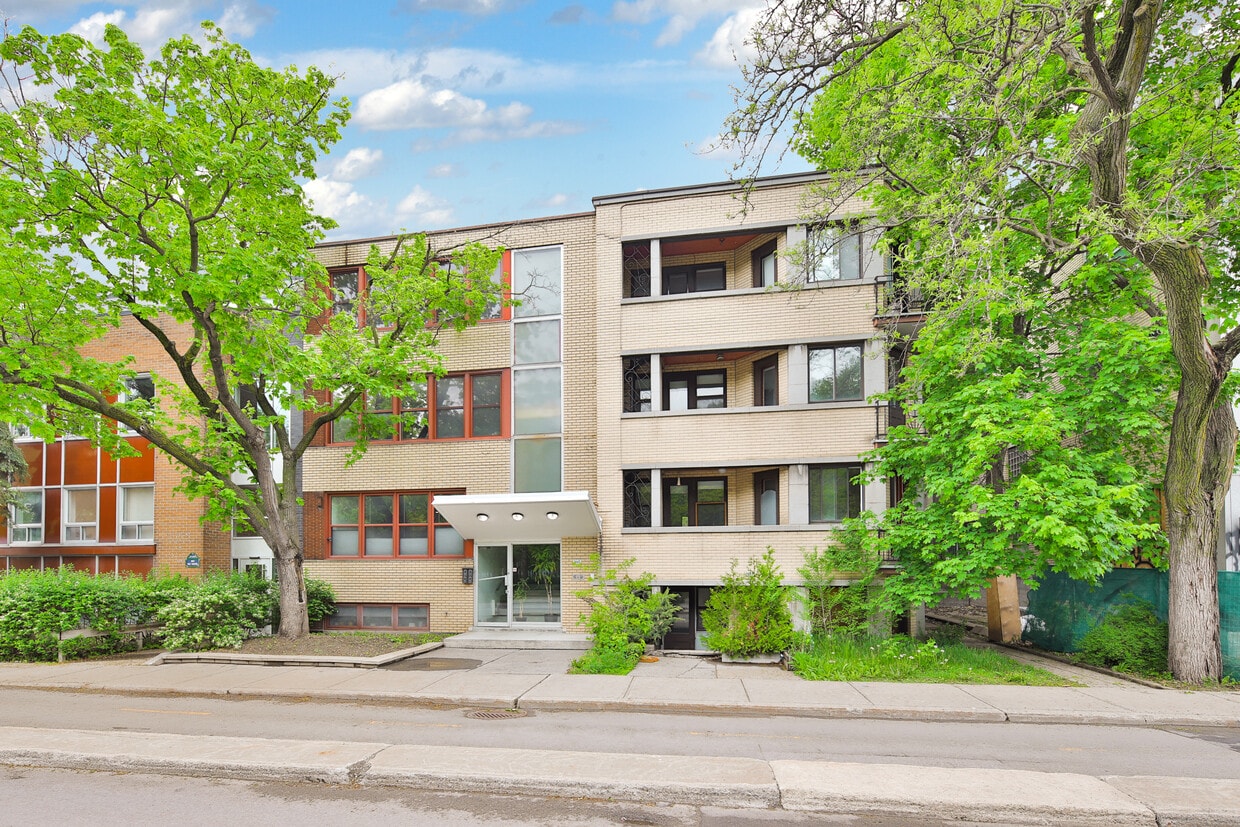 Primary Photo - 1675 Rue Rachel E
