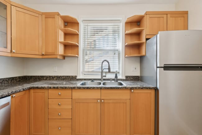 Foto del edificio - 5955 N Winthrop Ave