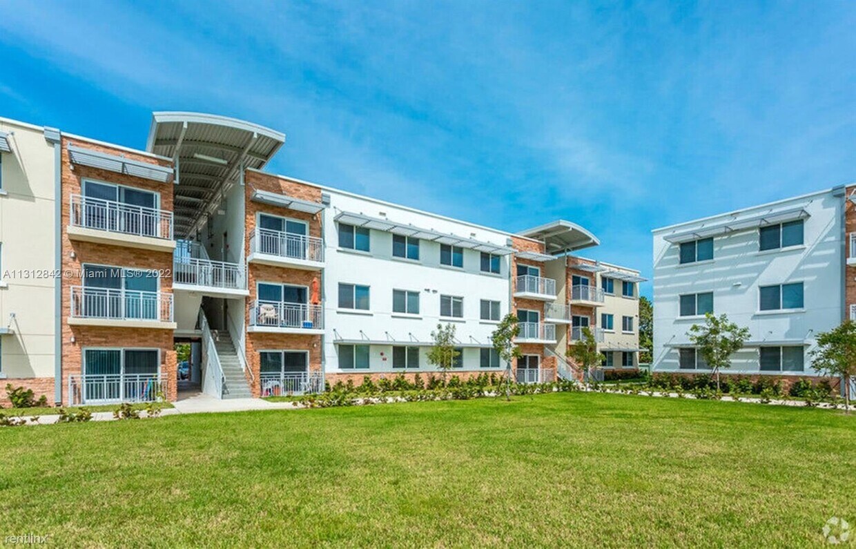 Building Photo - 2 br, 2 bath Condo - 25011 SW 130th Ave # ...