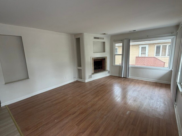 Foto del edificio - 1828 183rd St