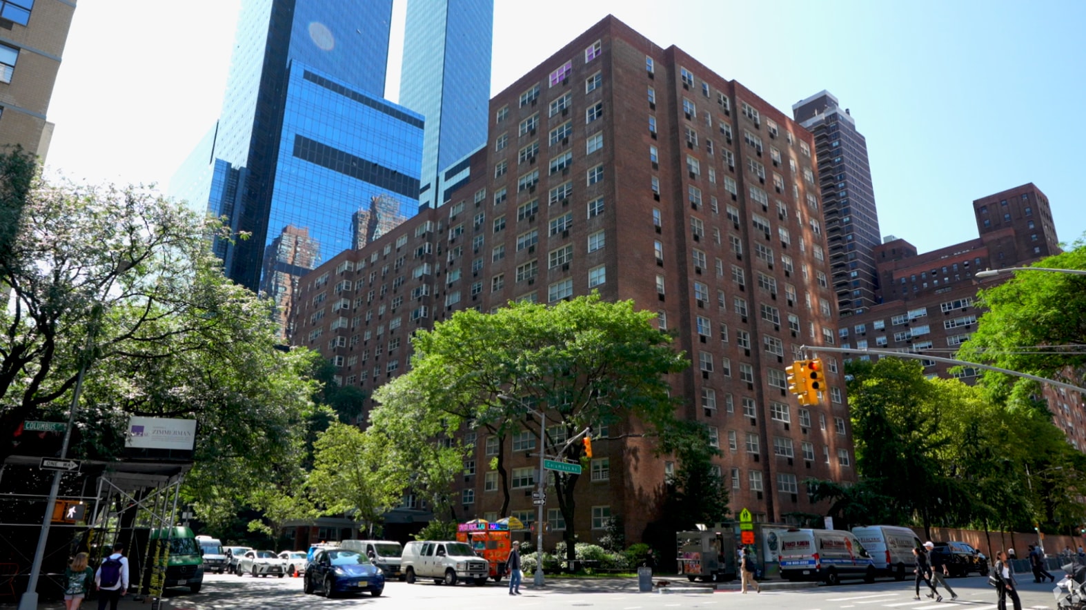 Coliseum Park Apartments