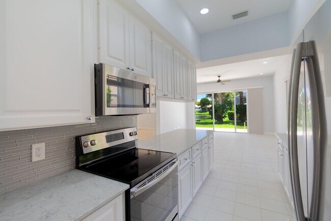 Foto del edificio - 4786 Blossom Dr
