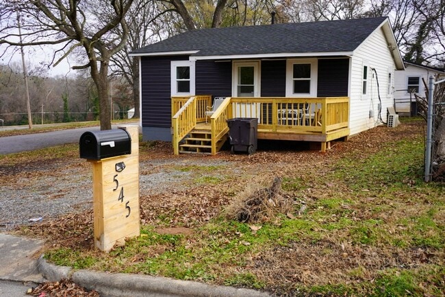 Building Photo - 545 S Green St