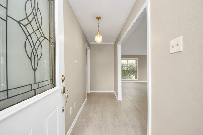 Building Photo - 1307 Glen Echo Dr