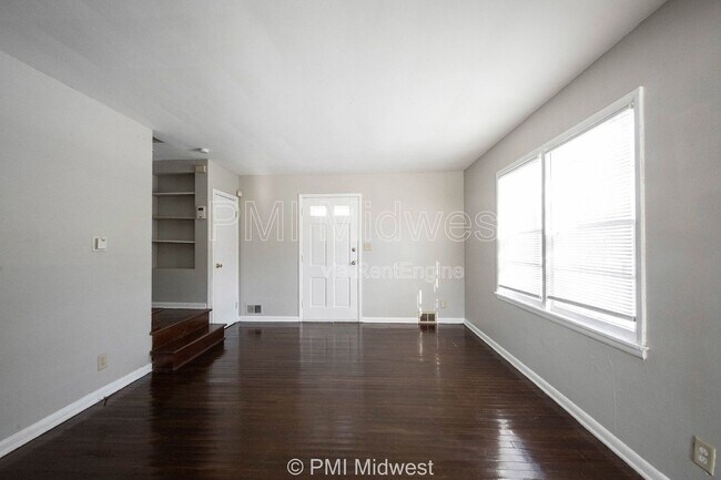 Foto del edificio - 1857 W 60th St