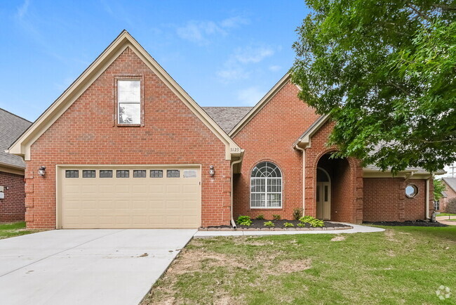 Building Photo - 3123 Quartz Dr