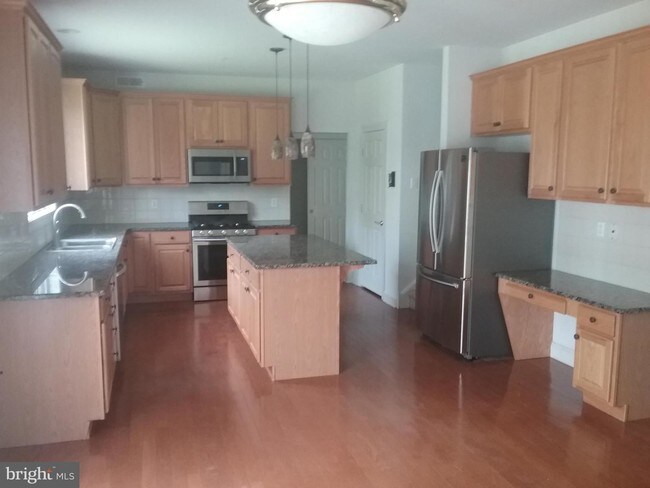 Foto del edificio - 2041 Bedfordshire Rd