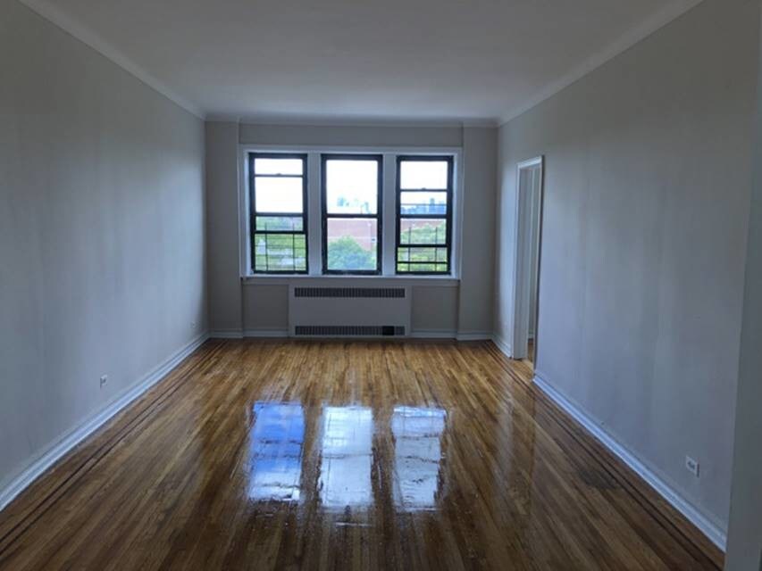 Foto principal - 76-09 34th Ave