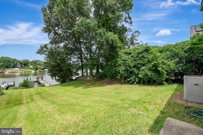 Foto del edificio - 212 Greenland Beach Rd