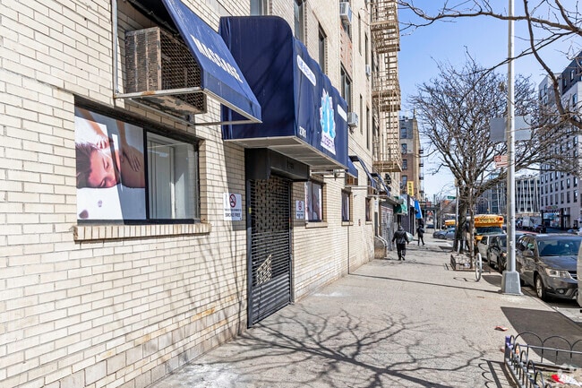 Walkway - 2781-2787 Webster Ave