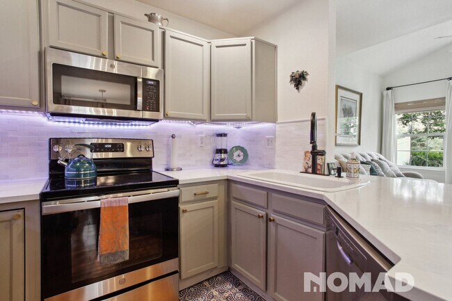 Building Photo - Charming 3BR Townhome in Lafayette