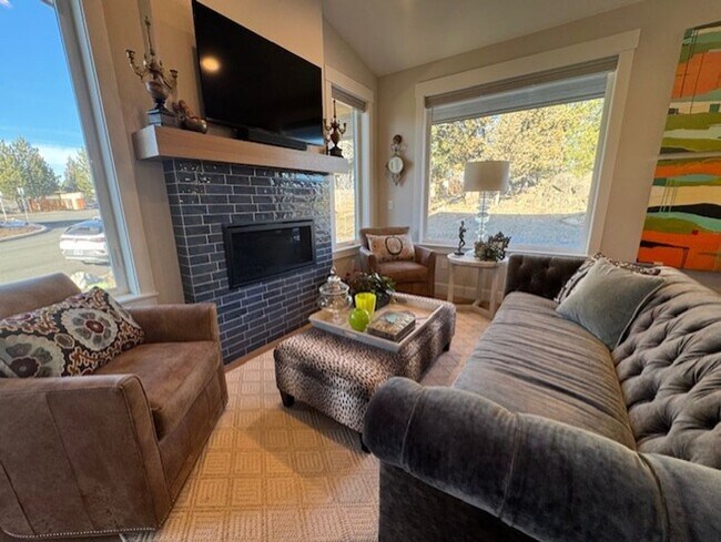 Foto del edificio - West Side Luxury living