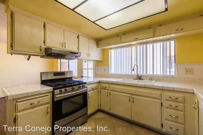 Building Photo - 2 br, 2.5 bath House - 192 Helecho Court