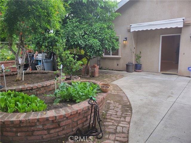 Building Photo - 539 S Michillinda Ave