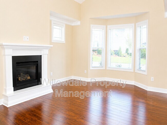 Foto del edificio - 1025 Governess Ln
