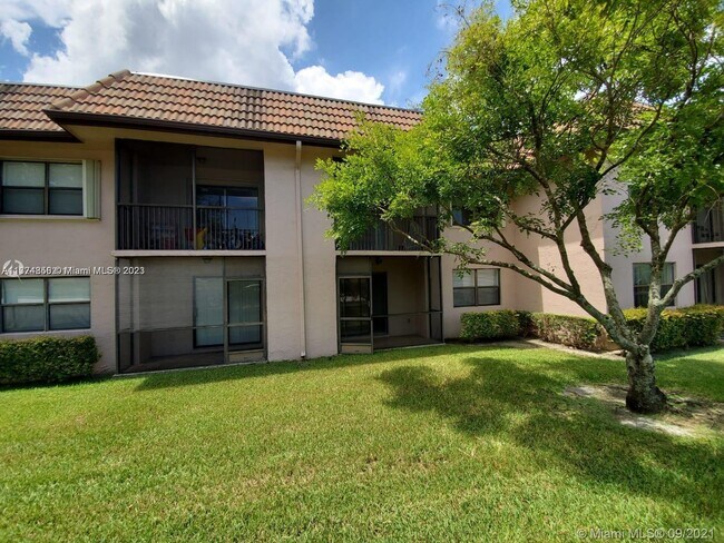 Foto del edificio - 932 NW 106th Terrace