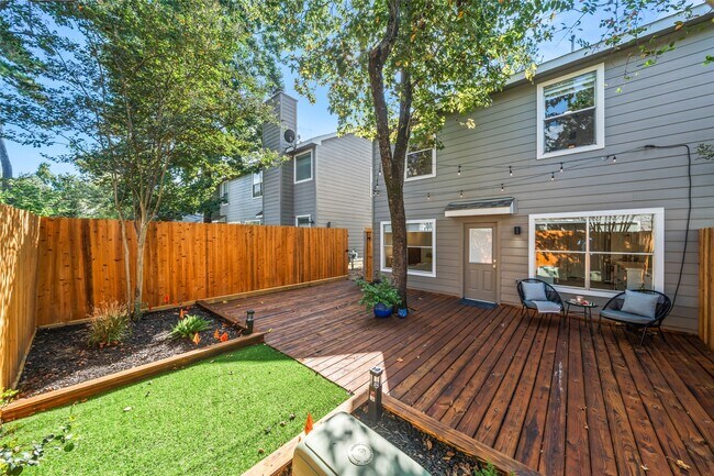 Foto del edificio - 258 Sentry Maple Pl