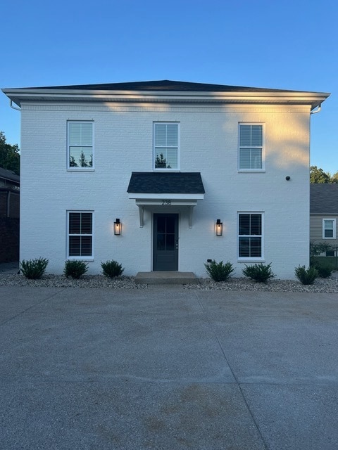 Photo - 238 Chenoweth Ln