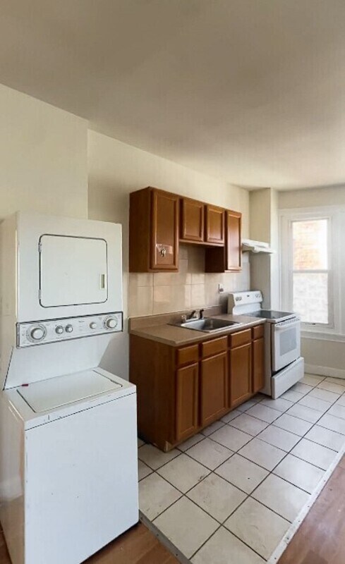 Building Photo - 6036 Cedar Ave