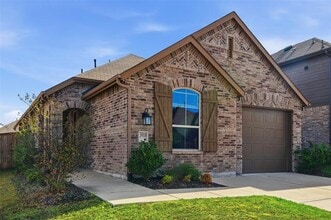 Building Photo - 3910 Rochelle Ln