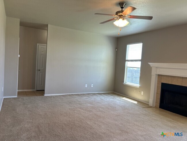 Foto del edificio - 3406 Cricklewood Drive