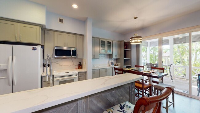 Building Photo - Coconut Plantation 1214-2: 2BR Tropical Pa...