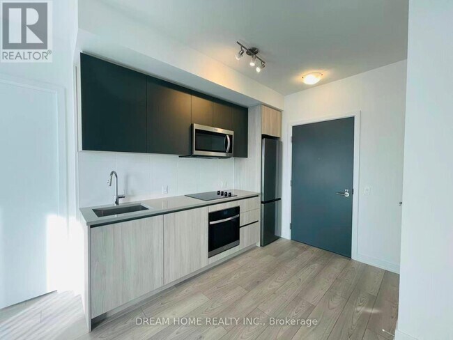 Photo du bâtiment - 5858 Yonge St