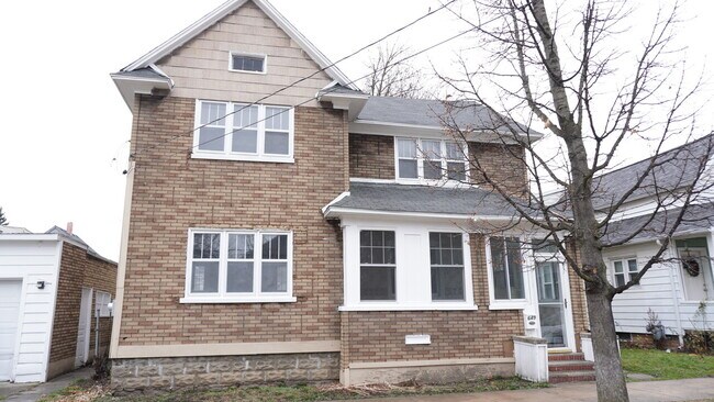 Building Photo - 649 Sibley